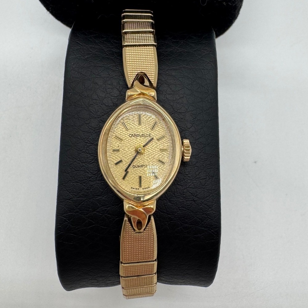 Caravelle Womens Gold Tone Oval Quartz Watch Swiss 8980 needs battery